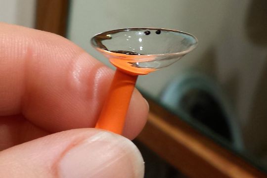 Жесткие контактные линзы фото